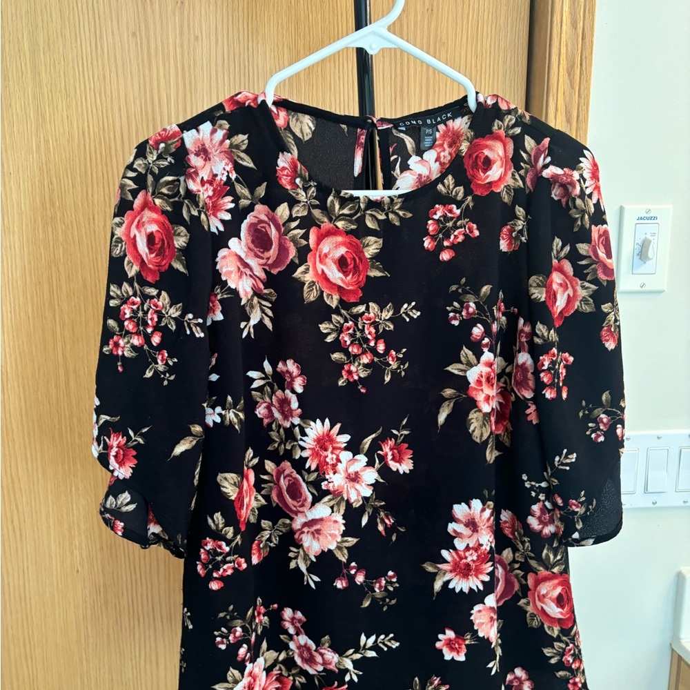 COMO BLACK FLOWER PATTERN - Size Small